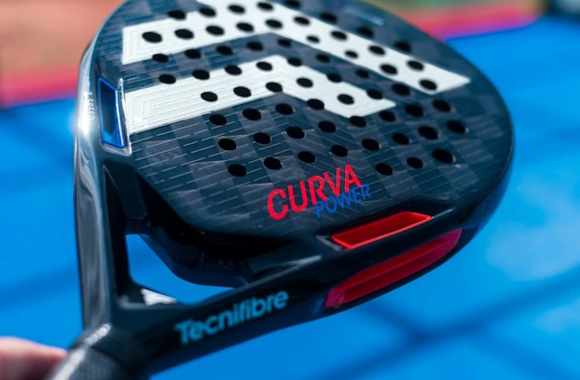 Újdonság a padelben: Tecnifibre Curva padelütők