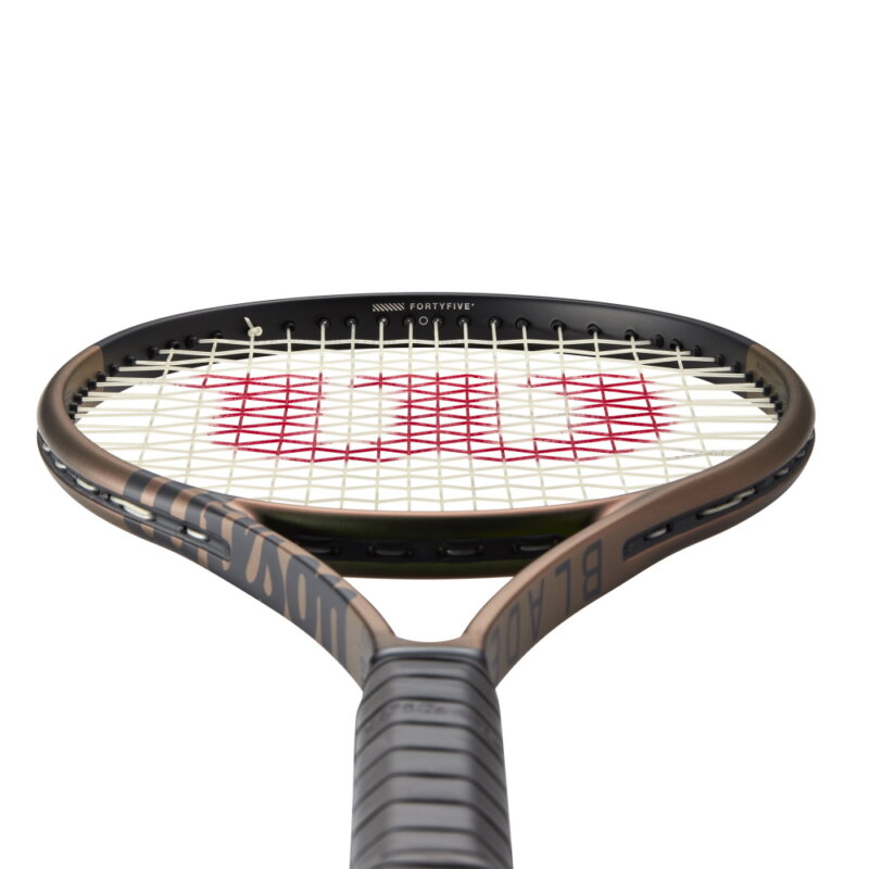 Wilson Blade 98 v8 16x19 teniszütő