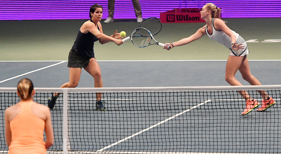 Bukta Ágnes és Stollár Fanny a WTA budapesti tenisztornán. Bukta Ágnes és Stollár Fanny a WTA budapesti tenisztornán.